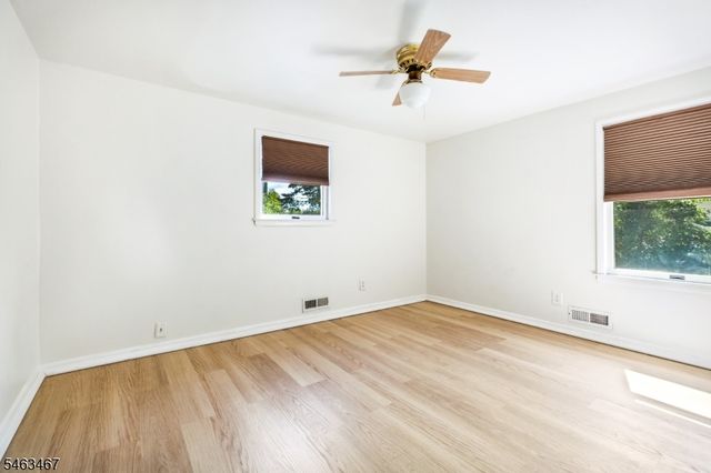 233 Henry Ct, North Plainfield Boro, NJ 07060