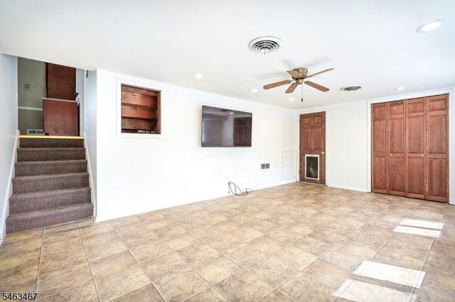 233 Henry Ct, North Plainfield Boro, NJ 07060