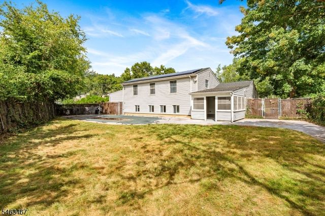 233 Henry Ct, North Plainfield Boro, NJ 07060