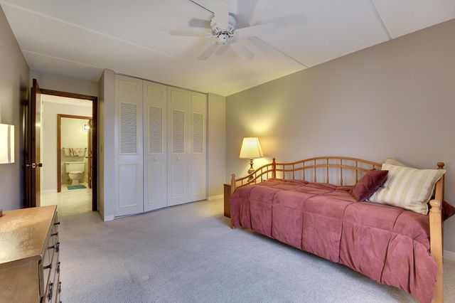 10401 Cedar Lake Road 301, Minnetonka, MN 55305