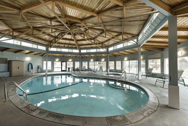 10401 Cedar Lake Road 301, Minnetonka, MN 55305