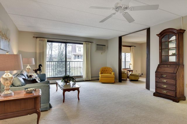 10401 Cedar Lake Road 301, Minnetonka, MN 55305