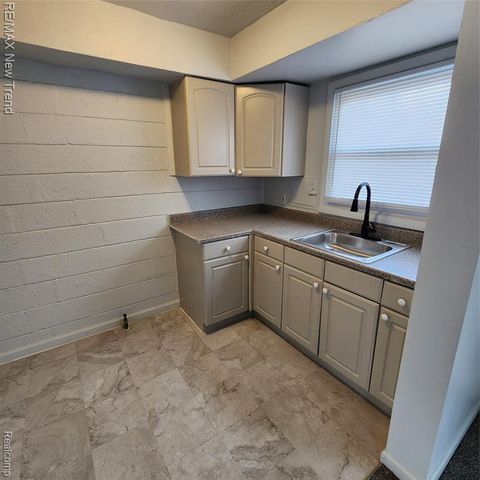 20834 Pembroke Avenue, Detroit, MI 48219