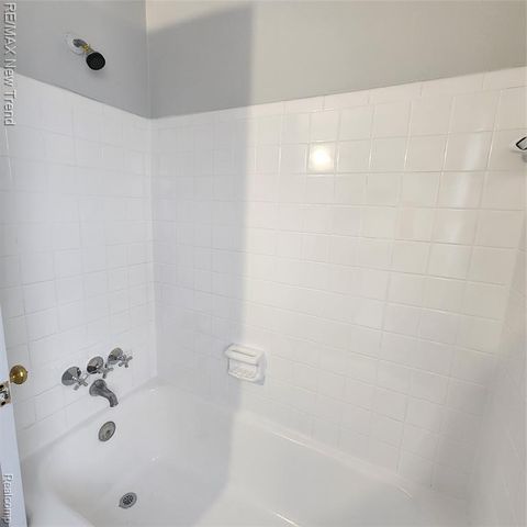 20834 Pembroke Avenue, Detroit, MI 48219