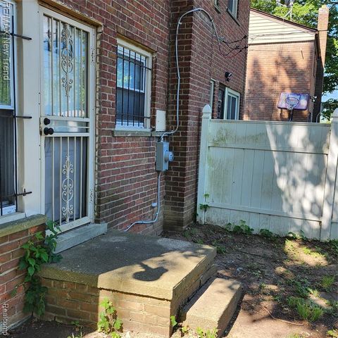 20834 Pembroke Avenue, Detroit, MI 48219