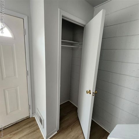 20834 Pembroke Avenue, Detroit, MI 48219