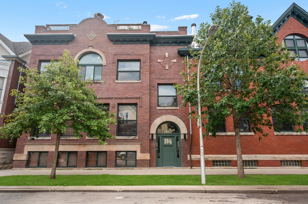 1117 W Barry Avenue 6, Chicago, IL 60657 — photo 2