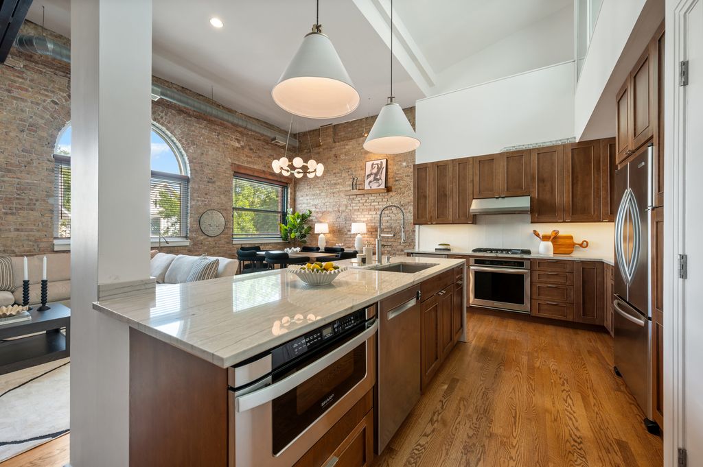 1117 W Barry Avenue 6, Chicago, IL 60657 — photo 4