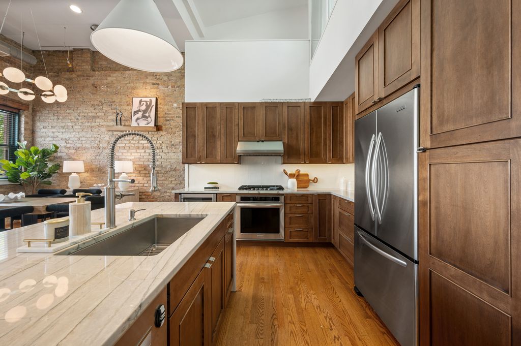 1117 W Barry Avenue 6, Chicago, IL 60657 — photo 5