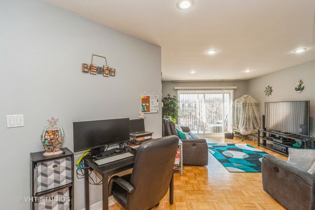 1550 Sandpebble Drive 306, Wheeling, IL 60090