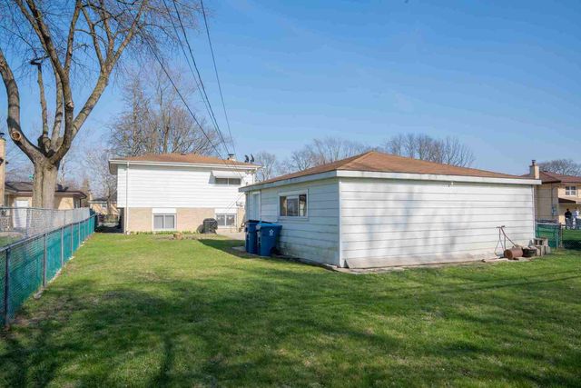 214 S Mount Prospect Road, Mount Prospect, IL 60056