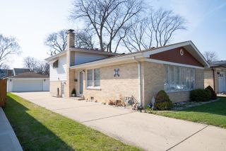 214 S Mount Prospect Road, Mount Prospect, IL 60056
