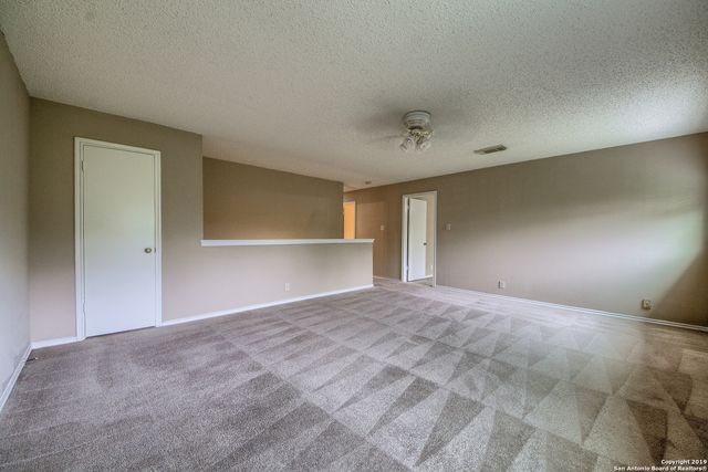 9107 GAMBIER DR, San Antonio, TX 78250