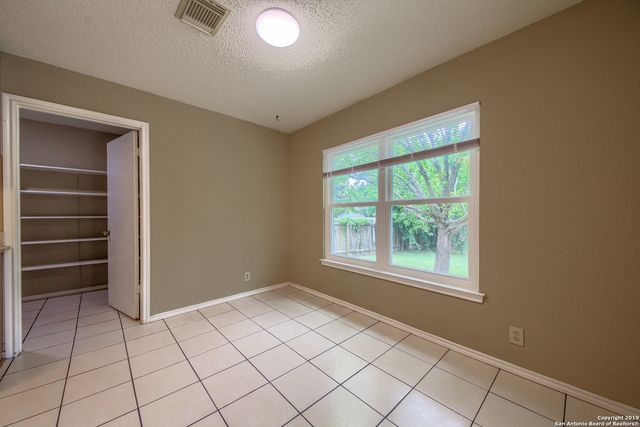 9107 GAMBIER DR, San Antonio, TX 78250