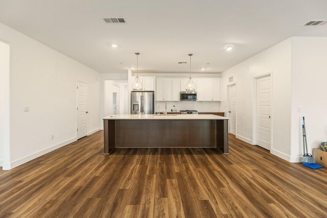 3725 N Newton Drive, Visalia, CA 93291