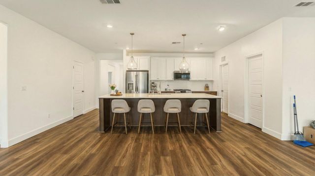 3725 N Newton Drive, Visalia, CA 93291