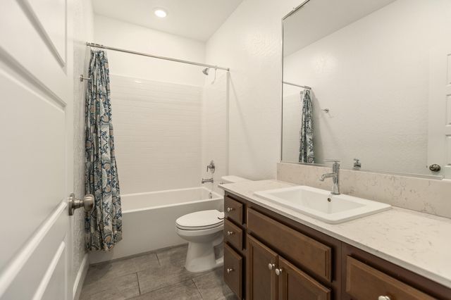 3725 N Newton Drive, Visalia, CA 93291