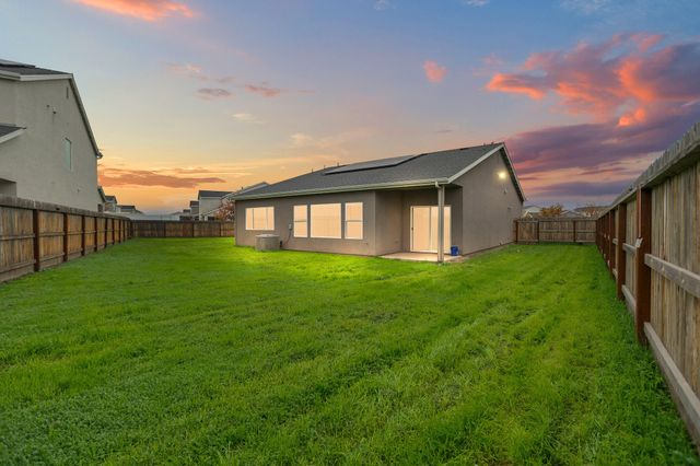 3725 N Newton Drive, Visalia, CA 93291