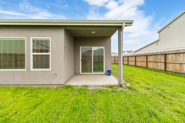 3725 N Newton Drive, Visalia, CA 93291