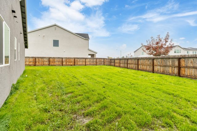 3725 N Newton Drive, Visalia, CA 93291