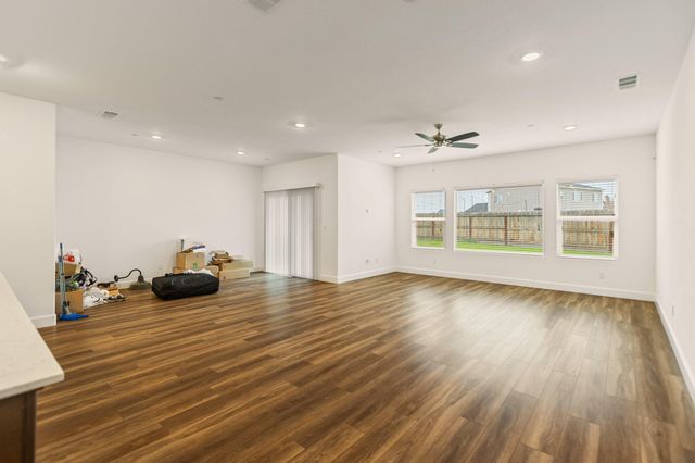 3725 N Newton Drive, Visalia, CA 93291