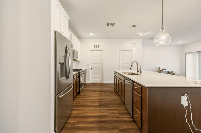 3725 N Newton Drive, Visalia, CA 93291