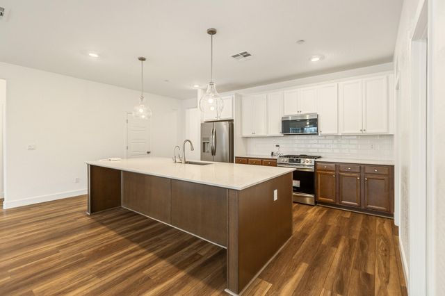 3725 N Newton Drive, Visalia, CA 93291