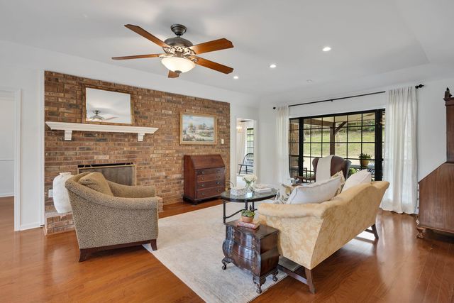 7609 HOLLOW FORK RD, Germantown, TN 38138