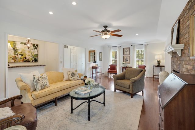 7609 HOLLOW FORK RD, Germantown, TN 38138