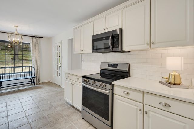 7609 HOLLOW FORK RD, Germantown, TN 38138