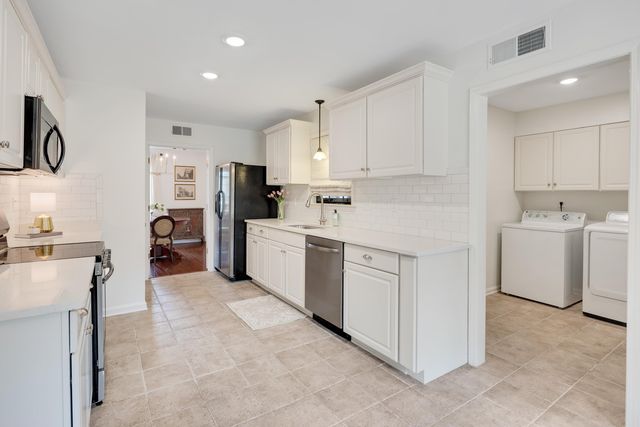 7609 HOLLOW FORK RD, Germantown, TN 38138