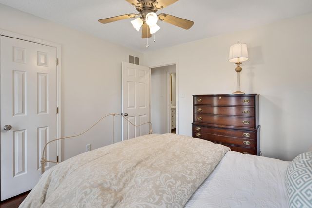 7609 HOLLOW FORK RD, Germantown, TN 38138