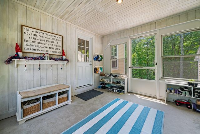 26 Garrison Lane, Hopkinton, NH 03229