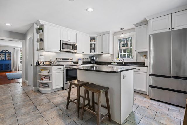 26 Garrison Lane, Hopkinton, NH 03229