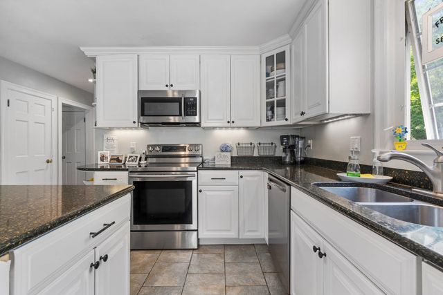 26 Garrison Lane, Hopkinton, NH 03229