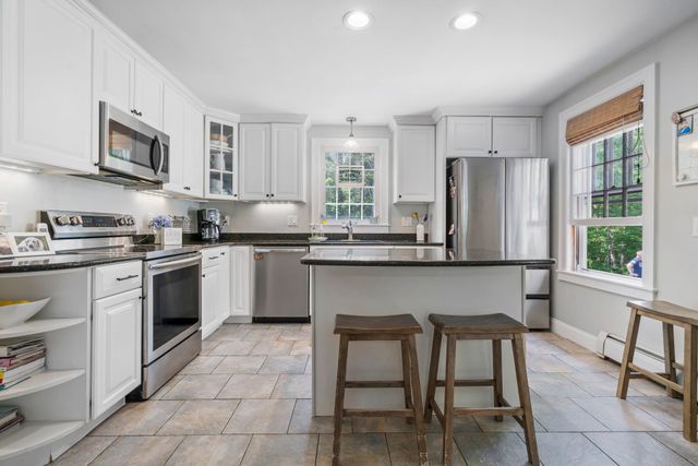 26 Garrison Lane, Hopkinton, NH 03229