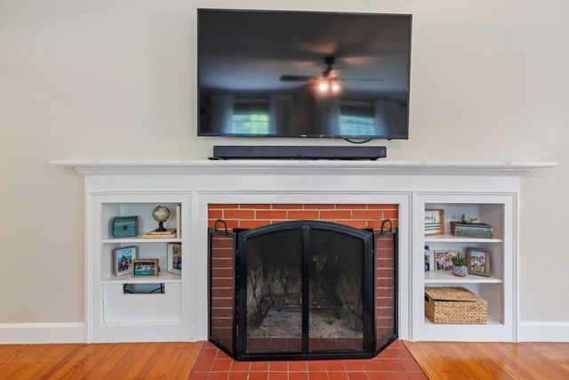 26 Garrison Lane, Hopkinton, NH 03229