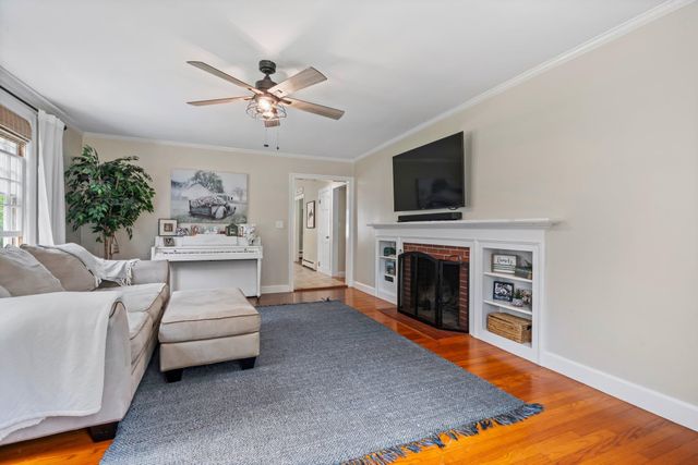 26 Garrison Lane, Hopkinton, NH 03229