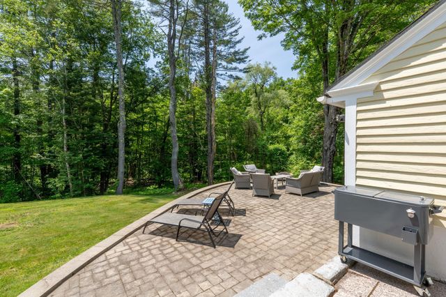 26 Garrison Lane, Hopkinton, NH 03229