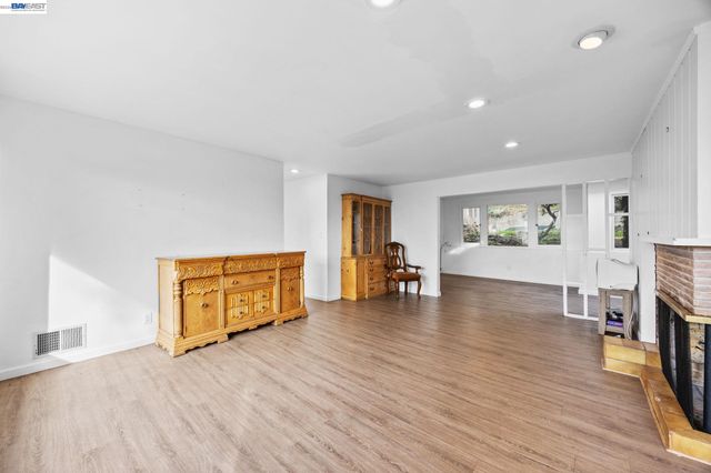 1012 Contra Costa Dr, El Cerrito, CA 94530