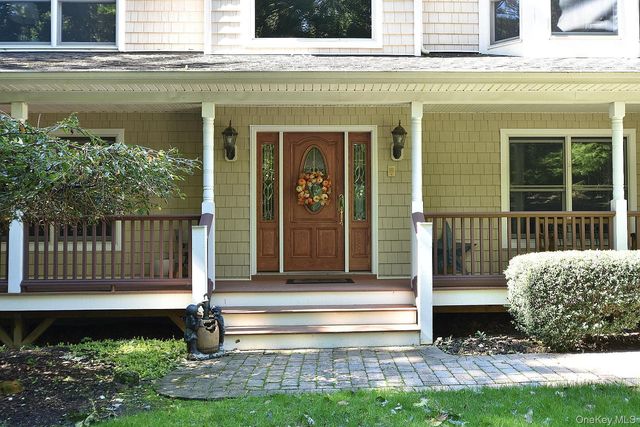 230 W Woodland Drive, Wading River, NY 11792
