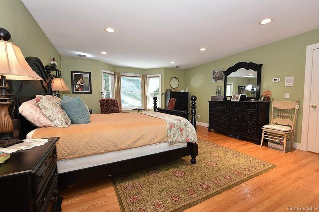 230 W Woodland Drive, Wading River, NY 11792