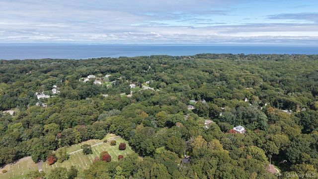 230 W Woodland Drive, Wading River, NY 11792