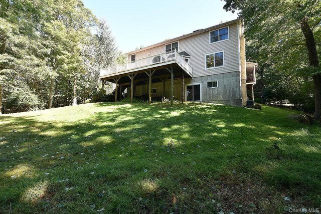 230 W Woodland Drive, Wading River, NY 11792