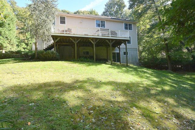 230 W Woodland Drive, Wading River, NY 11792