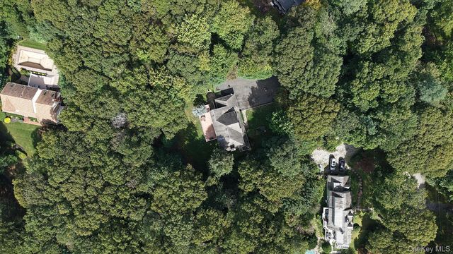 230 W Woodland Drive, Wading River, NY 11792