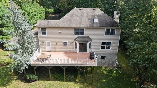 230 W Woodland Drive, Wading River, NY 11792