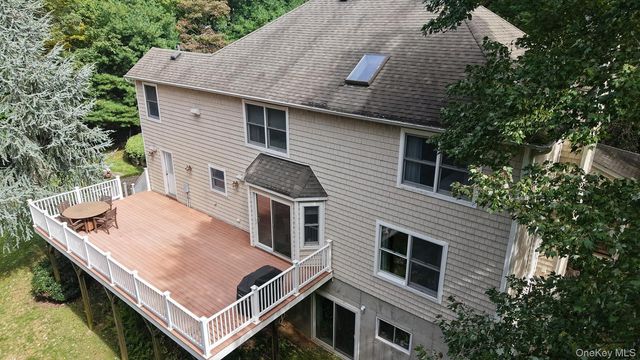 230 W Woodland Drive, Wading River, NY 11792