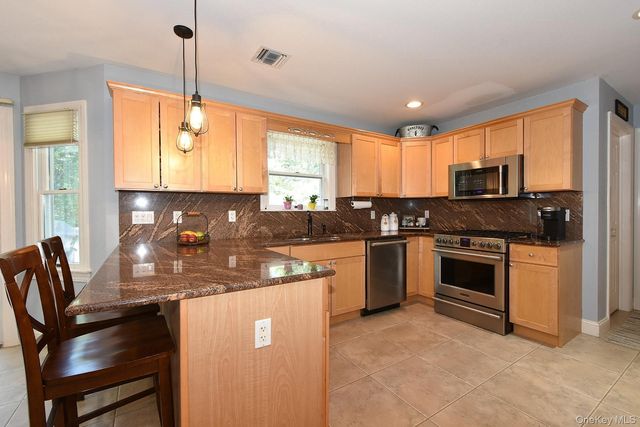 230 W Woodland Drive, Wading River, NY 11792