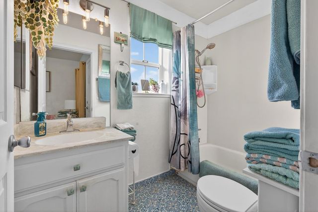 12860 E Tokay Colony Rd, Lodi, CA 95240